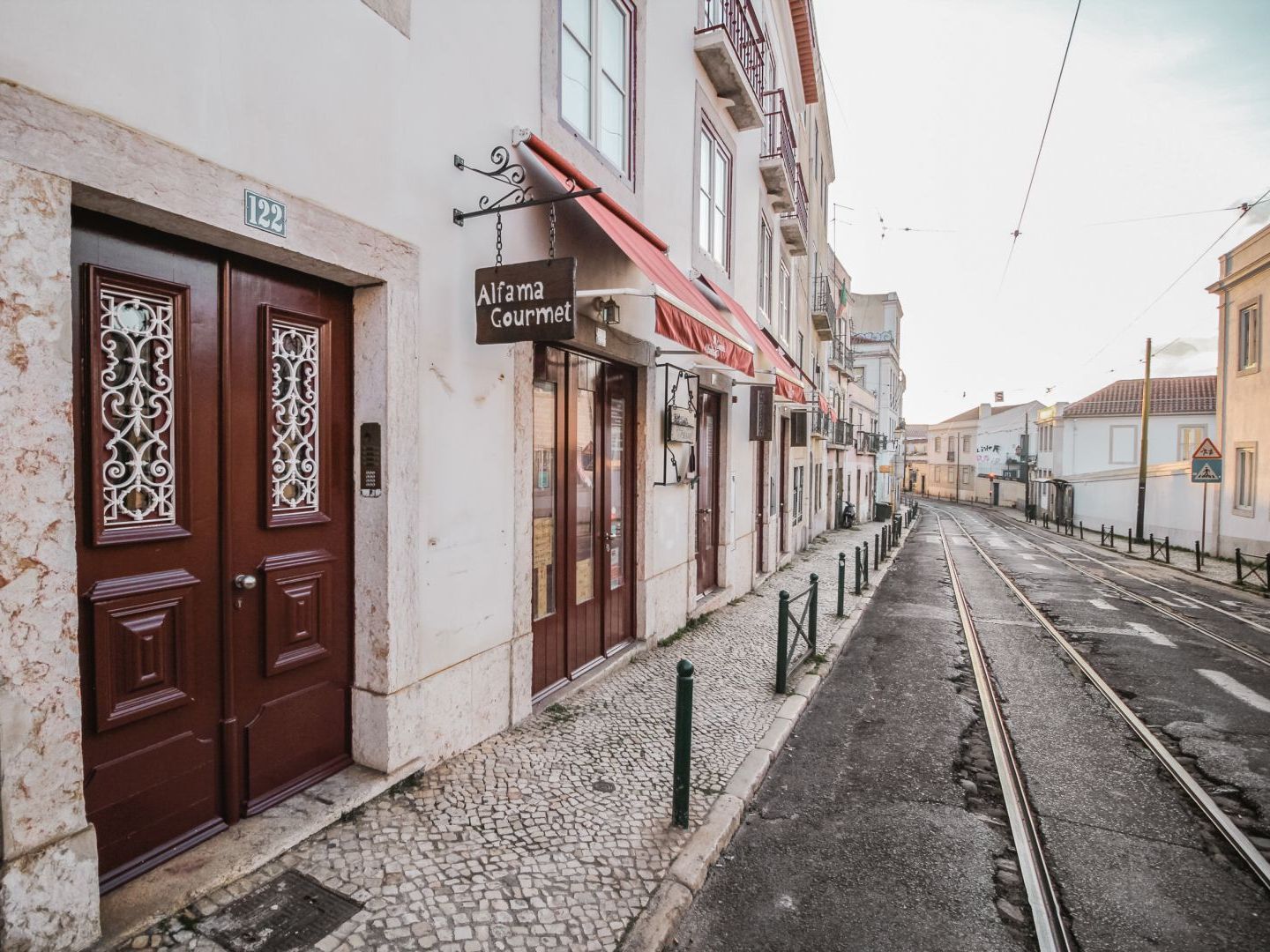 Joivy Elegant 2Br Apt Nearby Tram 28E Stop - Portas Sol Lisbon Exterior photo