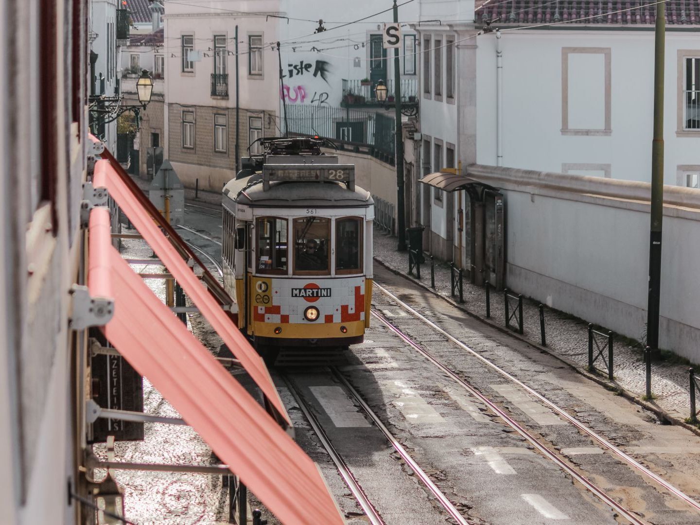 Joivy Elegant 2Br Apt Nearby Tram 28E Stop - Portas Sol Lisbon Exterior photo